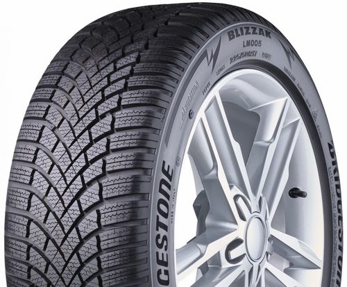Bridgestone Blizzak LM005 225/45 R18